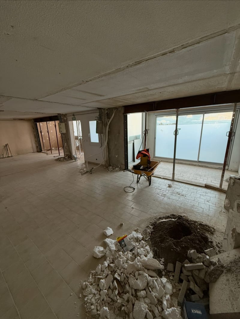 Transformation d’un local médical en T3 à Agde

⚙️ Réalisation de la découpe de plusieurs murs porteurs dans le cadre de la transformation complète d’