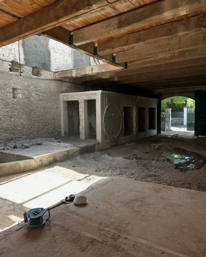 Découpe de cuves à vin

Certains clients nous demandent de démolir entièrement leurs anciennes cuves à vin ! 🍷

Ici, notre client a fait le choix de 