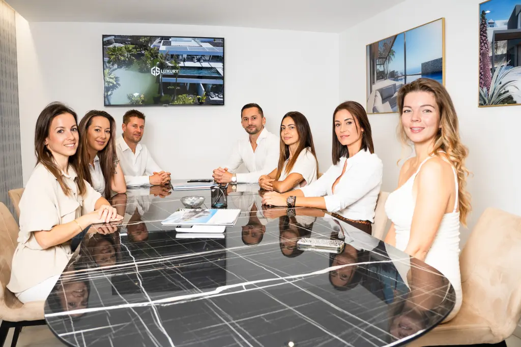 GS Luxury team meeting