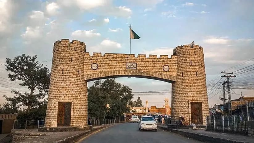 Smooth Packers in Peshawar