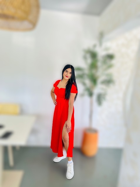 Vestido con Abertura