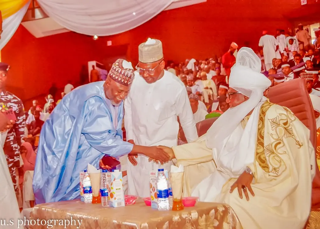 Yariman Bakura Exchanging Pleasantries