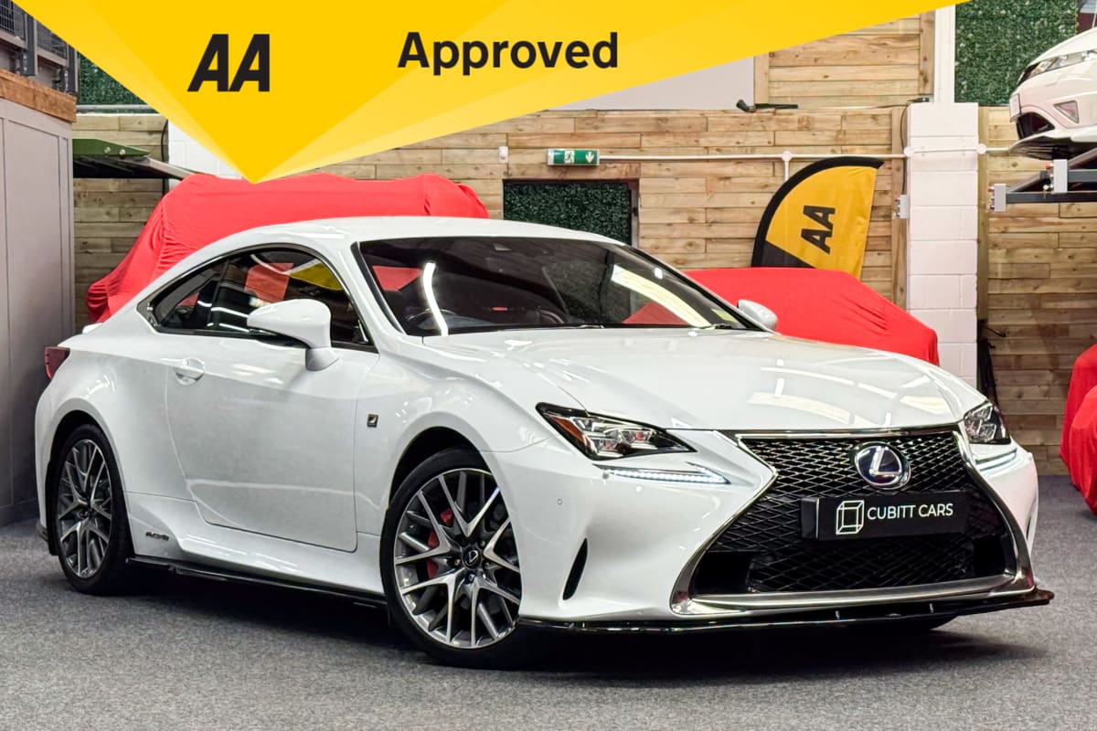 WHITE LEXUS RC 300H F SPORT CVT
