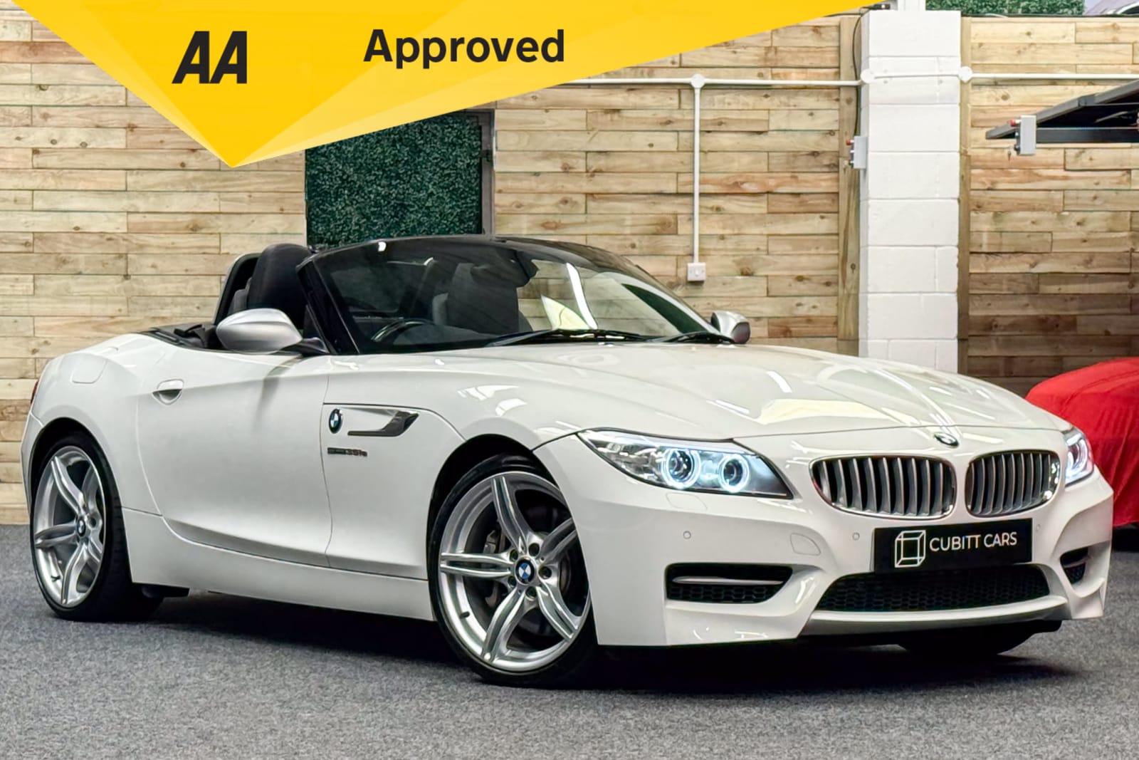 WHITE BMW Z4 SDRIVE35IS AUTO