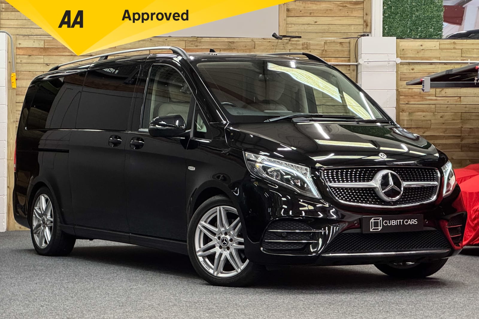 BLACK MERCEDES-BENZ V 300 AMG LINE D AUTO