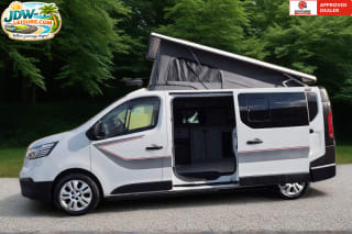 WHITE 2023 RENAULT TRAFIC LL30 START BLUE DCI  4 Camper van - Mobile Upload
