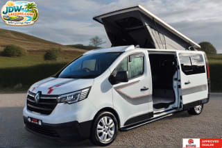 WHITE 2023 RENAULT TRAFIC LL30 START BLUE DCI  4 Camper van - Mobile Upload