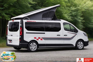 WHITE 2023 RENAULT TRAFIC LL30 START BLUE DCI  4 Camper van - Mobile Upload