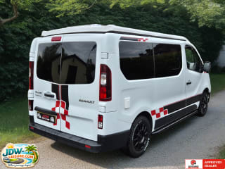 WHITE 2023 RENAULT TRAFIC SL28 B-NESS + BLUE DCI  4  Berth  Camper van - Imaging+