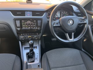 SILVER 2016 SKODA OCTAVIA 1.4 TSI DSG ESTATE - Photo 28