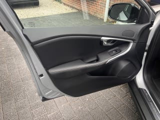 SILVER 2015 VOLVO V40 CROSS COUNTRY LUX NAV D3 A - Photo 13