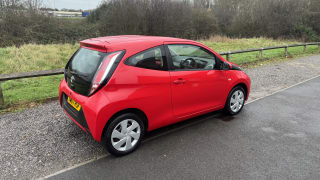 RED 2017 TOYOTA AYGO X-PLAY VVT-I - Imaging+