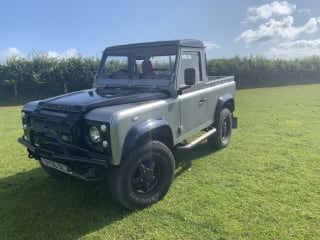 SILVER AND BLACK 2006 LAND ROVER DEFENDER 90 TD5 - Photo 2
