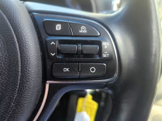 White 2017 Kia Sportage - Photo 18