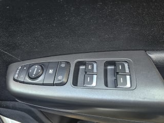 White 2017 Kia Sportage - Photo 21