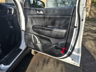 White 2017 Kia Sportage - Photo 22