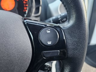 White 2016 Citroen C1 - Photo 16