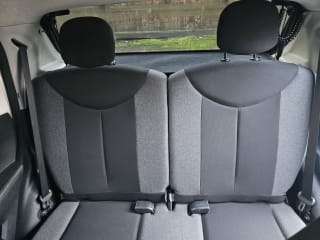 White 2016 Citroen C1 - Photo 22