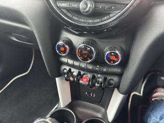 WHITE 2015 MINI COOPER D - Photo 19