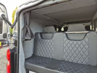 GREY 2020 VAUXHALL VIVARO 2900 DYNAMIC  - Mobile Upload