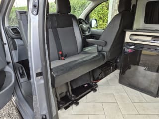 GREY 2020 VAUXHALL VIVARO 2900 DYNAMIC  - Mobile Upload