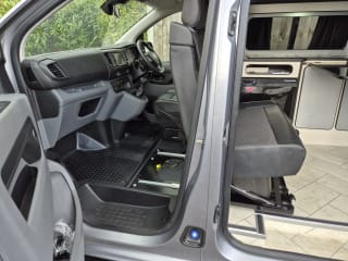 GREY 2020 VAUXHALL VIVARO 2900 DYNAMIC  - Mobile Upload