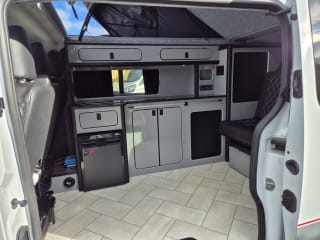 WHITE 2023 RENAULT TRAFIC LL30 START BLUE DCI - Mobile Upload