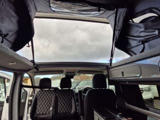 WHITE 2023 RENAULT TRAFIC LL30 START BLUE DCI - Mobile Upload