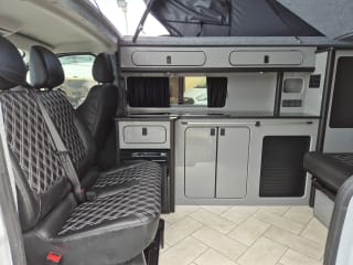 WHITE 2023 RENAULT TRAFIC LL30 START BLUE DCI - Mobile Upload