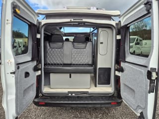 WHITE 2023 RENAULT TRAFIC LL30 START BLUE DCI - Mobile Upload