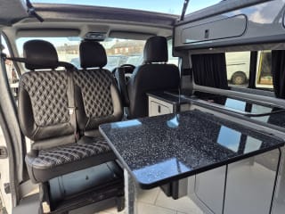 WHITE 2023 RENAULT TRAFIC LL30 START BLUE DCI - Mobile Upload