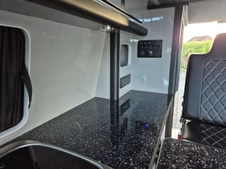 WHITE 2023 RENAULT TRAFIC LL30 START BLUE DCI - Mobile Upload