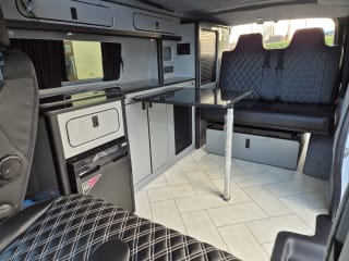 WHITE 2023 RENAULT TRAFIC LL30 START BLUE DCI - Mobile Upload