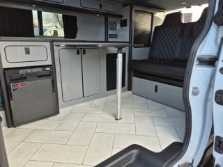 WHITE 2023 RENAULT TRAFIC LL30 START BLUE DCI - Mobile Upload