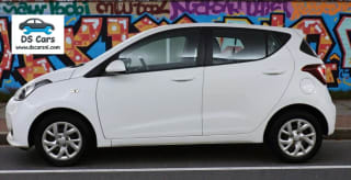 WHITE 2018 HYUNDAI i10  - Photo 6