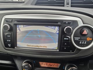 WHITE 2014 TOYOTA YARIS 1.3 VVT-I CVT - Photo 23