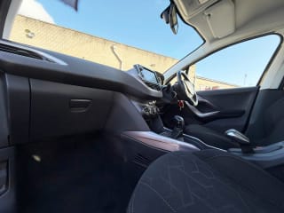 BLACK 2014 Peugeot 2008 - Photo 15