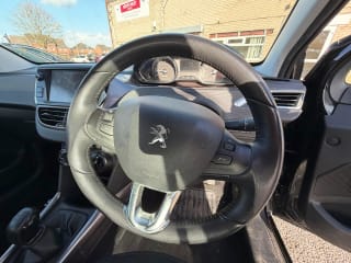 BLACK 2014 Peugeot 2008 - Photo 18