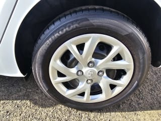 WHITE 2018 HYUNDAI i10  - Photo 11