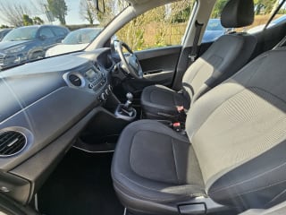 WHITE 2018 HYUNDAI i10  - Photo 14