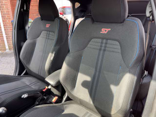 RED 2019 FORD FIESTA ST-2 1.5 Turbo - Photo 22