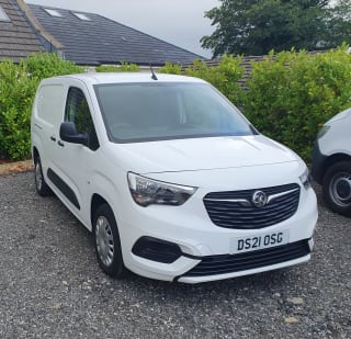 WHITE 2021 VAUXHALL COMBO 2300 SPORTIVE TD S/S - Photo 2