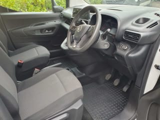 WHITE 2021 VAUXHALL COMBO 2300 SPORTIVE TD S/S - Photo 9