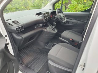 WHITE 2021 VAUXHALL COMBO 2300 SPORTIVE TD S/S - Photo 11