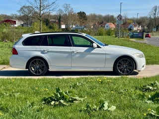 WHITE 2012 BMW 320I SPORT PLUS EDITION AUTO - Photo 2