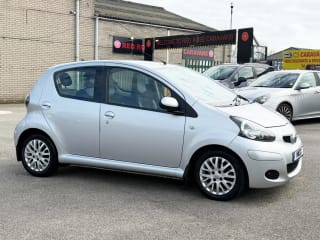 SILVER 2010 TOYOTA AYGO PLATINUM VVT-I - Photo 3