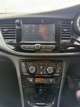 WHITE 2017 VAUXHALL MOKKA X ACTIVE S/S - Photo 16