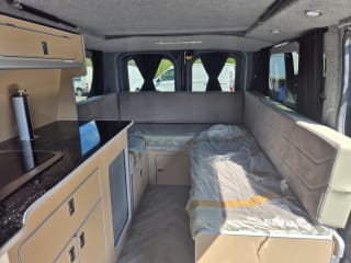 GREY 2024 RENAULT TRAFIC LL30 EXTRA SPRT BLU DCI  4 Berth  Camper van - Imaging+