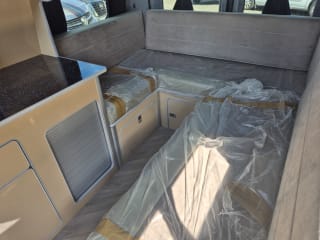 GREY 2024 RENAULT TRAFIC LL30 EXTRA SPRT BLU DCI  4 Berth  Camper van - Imaging+
