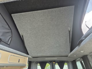 GREY 2024 RENAULT TRAFIC LL30 EXTRA SPRT BLU DCI  4 Berth  Camper van - Imaging+